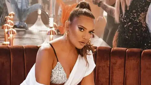 Demet Akalın, Beyşehir'deki 400 öğrenciye barınma desteği için 7 odalı ev kiralayacak