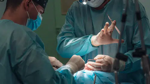 İstanbul'da Estetik Ameliyatı Faciası! 46 Yaşındaki Kadın Ameliyat Masasında Hayatını Kaybetti