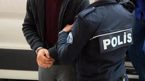 İzmir'de Eski Sevgilisini Yakarak Öldürdüğü İddia Edilen İtfaiyeci Tutuklandı!