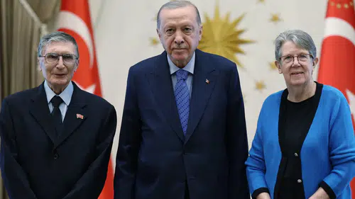 Erdoğan, Nobel ödüllü Prof. Dr. Aziz Sancar'ı Cumhurbaşkanlığı'nda kabul etti