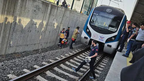 Üsküdar Marmaray İstasyonu'nda İntihar Olayı: Seferler Aksadı, Marmaray'dan Açıklama Geldi