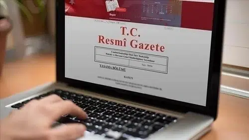 Resmî Gazete'de Yeni Karar! Sınavsız Müdür Atamalarına 3 Yıl Şartı Getirildi