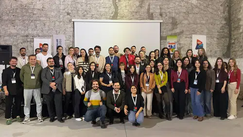 İzmir'de Gençlerin Sesi: Yerel Gençlik Forumu Somut Verilerle Gerçekleşti