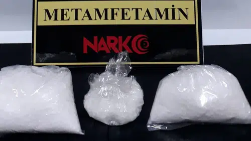 Uyuşturucu ticaretine darbe: İstanbul'da 183 kg sıvı metamfetamin ele geçirildi