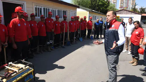 Mersin Yenişehir'de kuvvetli yağış uyarısı sonrası acil müdahale ekipleri sahada hazır bekliyor