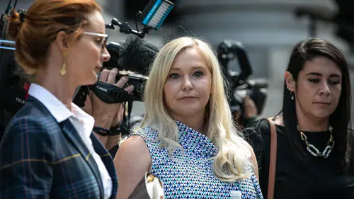 Giuffre'nin 'Hiç Kimsenin Kızı' kitabı, Epstein istismar ağını gözler önüne seriyor