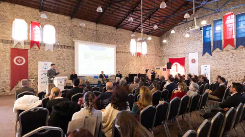 İzmir'de İklim Değişikliği ve Su Yönetimi Üzerine Uluslararası Panel Düzenlendi