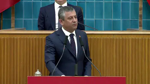 Özgür Özel’den akaryakıt çıkışı: “Erdoğan bir imzayla KDV’yi yüzde 1’e indirebilir”