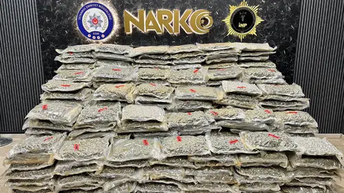 25 ilde uyuşturucu operasyonu: 325 kilo madde ve 3 milyonun üzerinde hap ele geçirildi