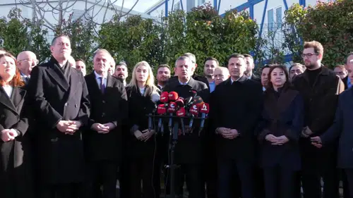 Özgür Özel: İBB davasında ciddiyetsizliğe son verin, millet bunu görsün!