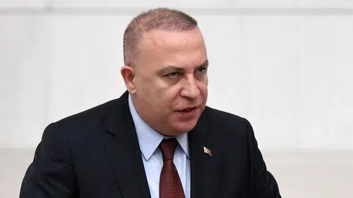 MHP’li İzzet Ulvi Yönter genel başkan yardımcılığı görevinden istifa etti