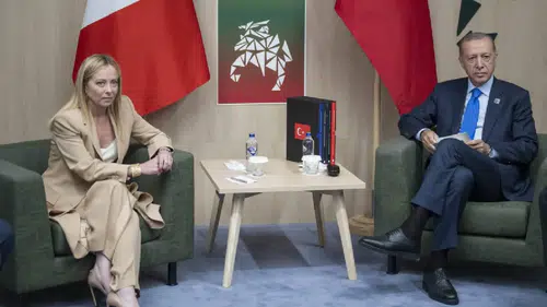 Erdoğan ve Meloni, Türkiye-İtalya ilişkilerini ve bölgesel istikrarı görüşmek üzere telefonda görüştü