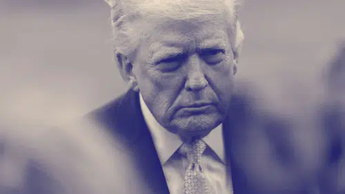 Trump’tan İran açıklaması: Enerji santraline yönelik yıkım süreci 10 gün ertelendi