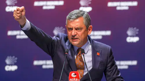 Özgür Özel’den Sert Mesaj: “Önce Seçim Sandığı, Sonra Çeyiz Sandığı Açılacak”