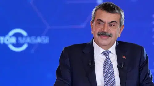 "Milli Eğitim Bakanı ideolojik başka işlerle uğraşacağı yerde önlemler almalıydı"