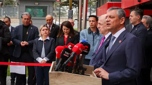 Özgür Özel’den Ümit Özdağ ziyareti sonrası dikkat çeken açıklamalar: Siyaset, ara seçim ve bölgesel gerilim