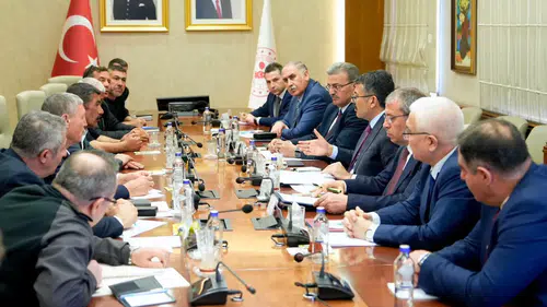 Doruk Madencilik İşçilerinin Açlık Grevi Sona Erdi: Bakanlık Toplantısında Uzlaşma Sağlandı