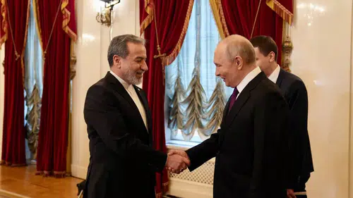 Putin’den İran Mesajı: “İran Halkı Cesurca Mücadele Ediyor”