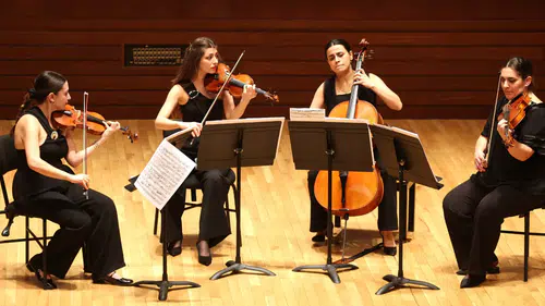 İzmir Oda Orkestrası’ndan AASSM’de Alkışlanan Nisan Konseri