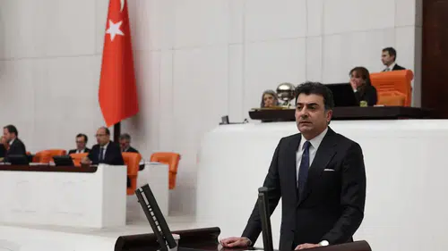 CHP’li Zeynel Emre deprem tazminatlarını Meclis’e taşıdı: “Gerçek zarar karşılanıyor mu?”