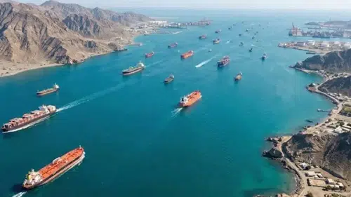 Hürmüz Boğazı’nda abluka gerilimi: Çin tankerleri geçiş yaptı, enerji piyasaları sarsılıyor