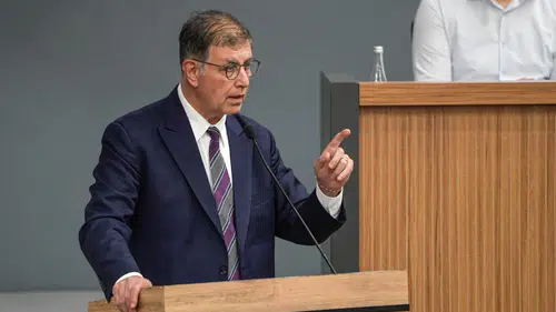 İzmir Büyükşehir ve ESHOT faaliyet raporları kabul edildi: Cemil Tugay’dan sert mesajlar