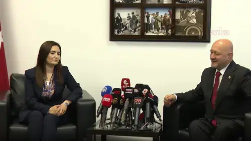 AK Parti heyeti CHP Genel Merkezi’nde bayramlaştı: “Ülkemize hizmet etmek ortak gayemiz”