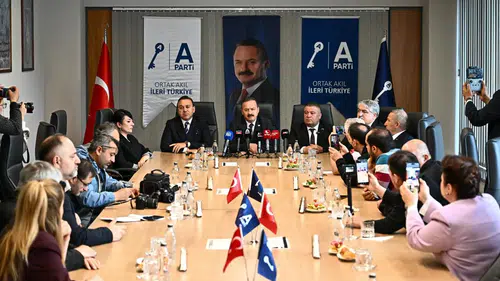 Yavuz Ağıralioğlu Çorum’da Konuştu: “Türkiye’nin Parti Kavgasına Değil, Plana İhtiyacı Var”