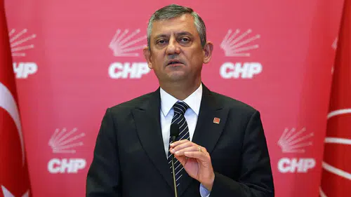 CHP Lideri Özgür Özel'den 14 Mayıs Eczacılık Günü'nde meslektaşlarını kutladı