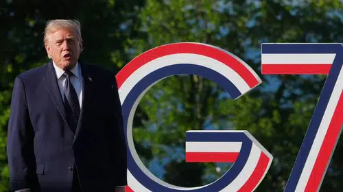 Trump'tan Dünyayı Sarsan İran Açıklaması: "Beğenmezsem Bomba Atmaya Yeniden Başlarız"