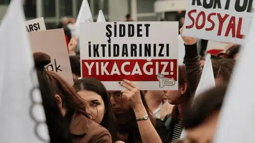 Kadını video ile tehdit eden kişiye 10 ay ceza verildi