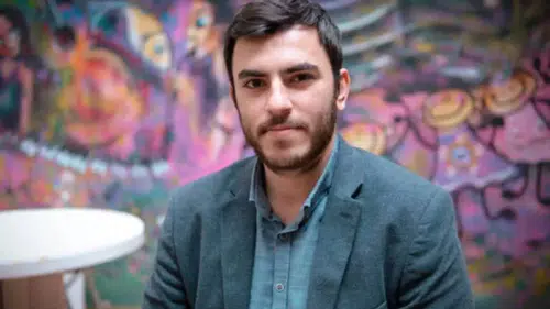 Gazeteci İsmail Arı tahliye edildi: “Gazetecilik suç değildir”