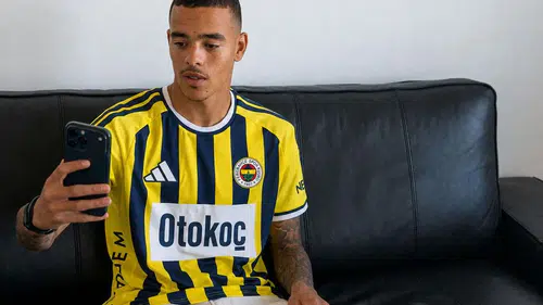 Fenerbahçe'den Yılın Transfer Bombası: Mason Greenwood Çubuklu Formayı Giydi!