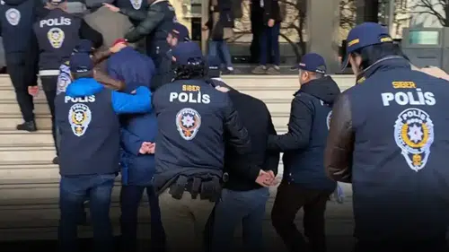 İzmir'de yasa dışı bahis operasyonunda 20 kişi tutuklandı