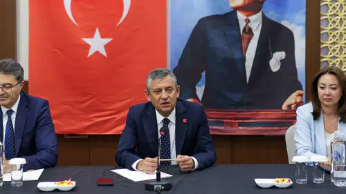 Özgür Özel'den yeni parti için tarihi duruş mesajı