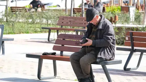 Milyonca Emekliye Kötü Haber: Zam Beklerken Kesinti Geldi, Maaş ve Gelirden Kesilecek!