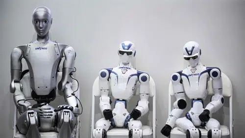 Çinli Unitree’den yüksek hızlı insansı robot: 2 metre zıplayabiliyor