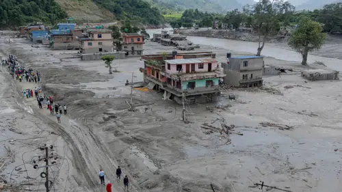 Nepal-Tibet sınırında sel felaketi: 626 ölü, 2 bin 426 kayıp!