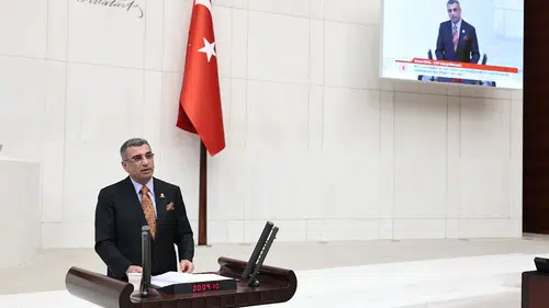 CHP'li Gürsel Erol'dan Meclis kürsüsünde tarihi çerçeve yasa konuşması