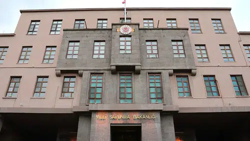 Yalova'da F-16 eğitim uçuşu kazasında pilot paraşütle kurtuldu