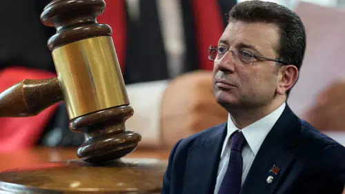 İBB Davası'nda Ekrem İmamoğlu, savunma hakkını kullanmadığını belirtti ve feragat iddialarını reddetti