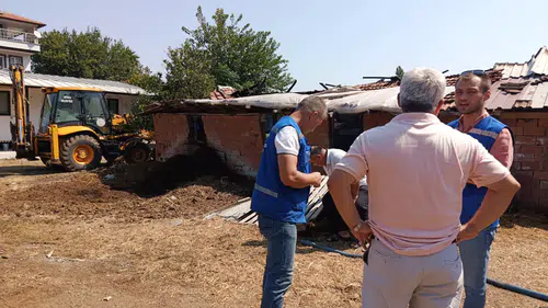 Muğla Büyükşehir Belediyesi, yangında zarar gören üreticiye destek olmak için harekete geçti