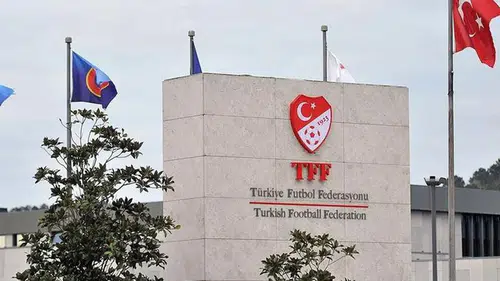 FIFA'dan Türk Futboluna Şok! 4 Kulübe Transfer Yasağı Geldi