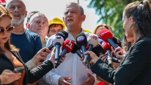 Özgür Özel, madencilerin hak mücadelesine destek ziyaretinde bulundu