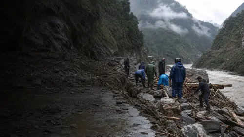 Himalayalar'da sel felaketinde kayıplar 1384'e ulaştı