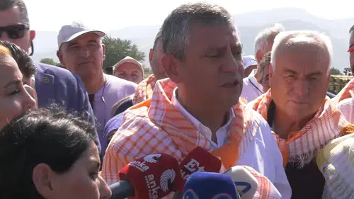 Özgür Özel'den Manisa'da üzüm üreticisi için fiyat çağrısı