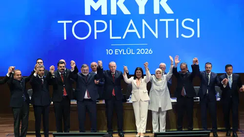 Foça Belediye Başkanı Fıçı, CHP'den istifa edip AK Parti'ye katıldı