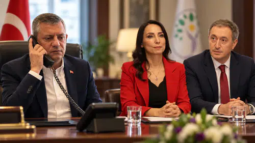 Özgür Özel'den DEM Parti eş başkanlarına tebrik telefonu