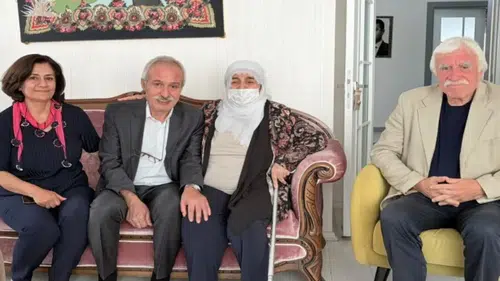 Selahattin Demirtaş'ın annesinden Selçuk Mızraklı’ya: Sen niye tek geldin?