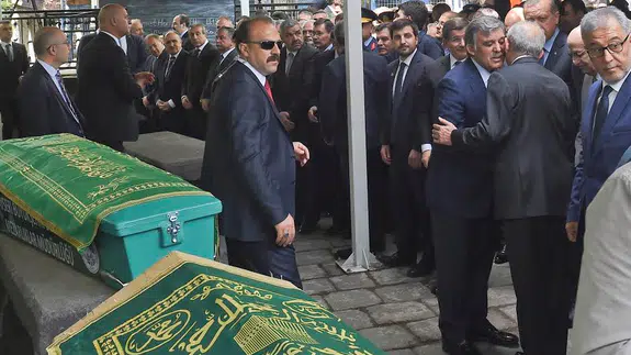 Kılıçdaroğlu Abdullah Gül'ü Babasının Cenazesine Katıldı